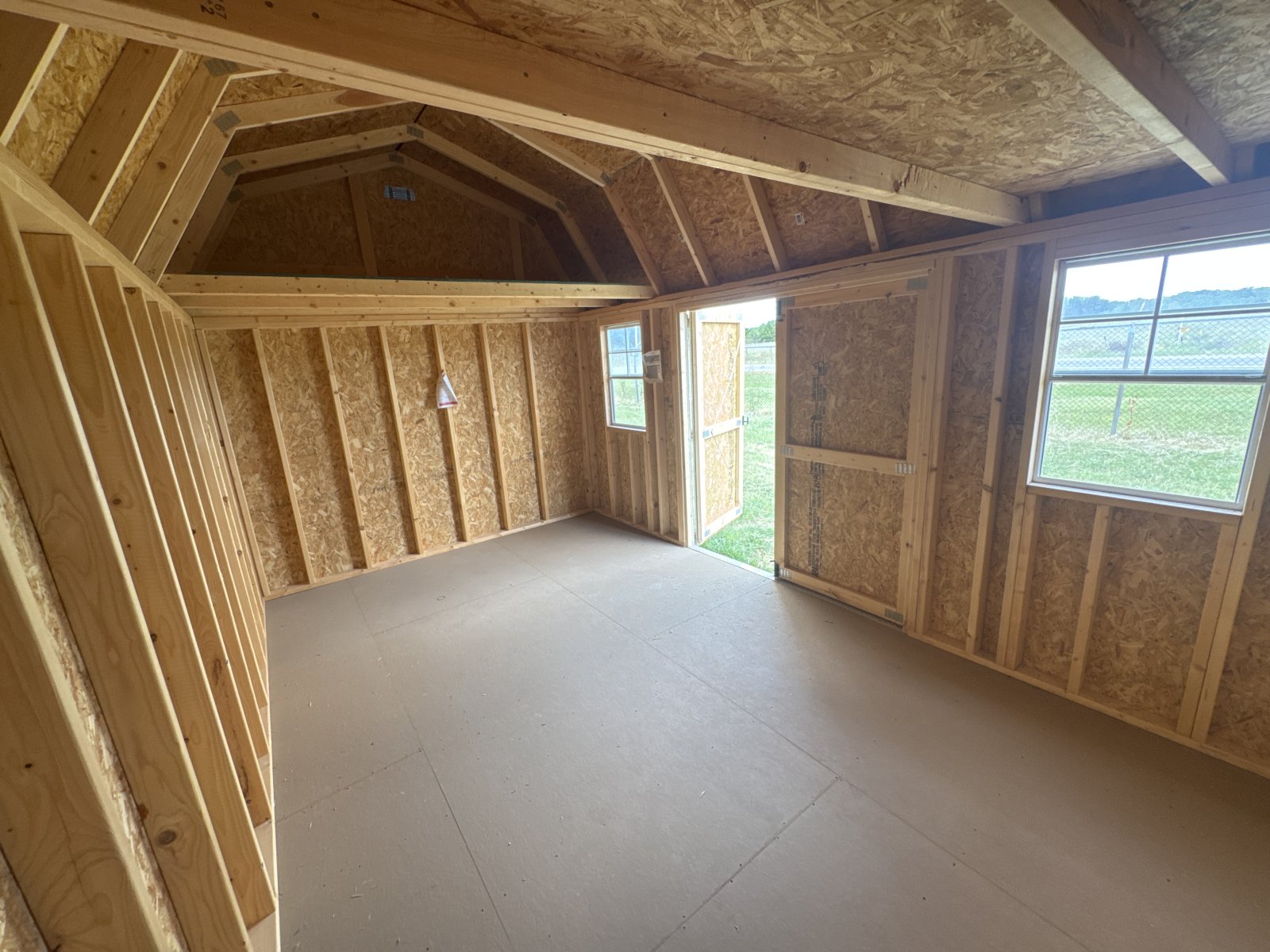 Side Lofted Barn photo 2